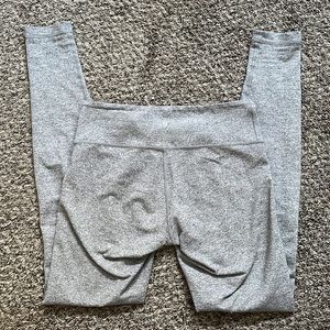 Grey lululemon leggings no pilling!